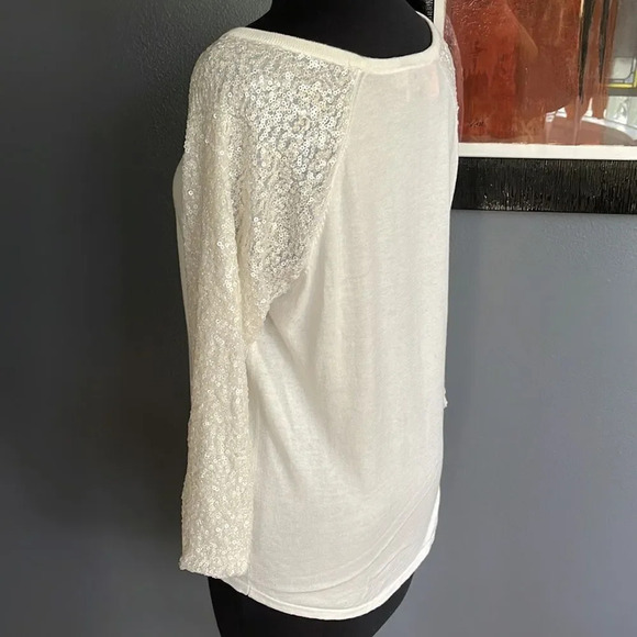 Tommy Bahama Pickford ivory sequined net raglan sleeve sweater. Medium. - Picture 4 of 4